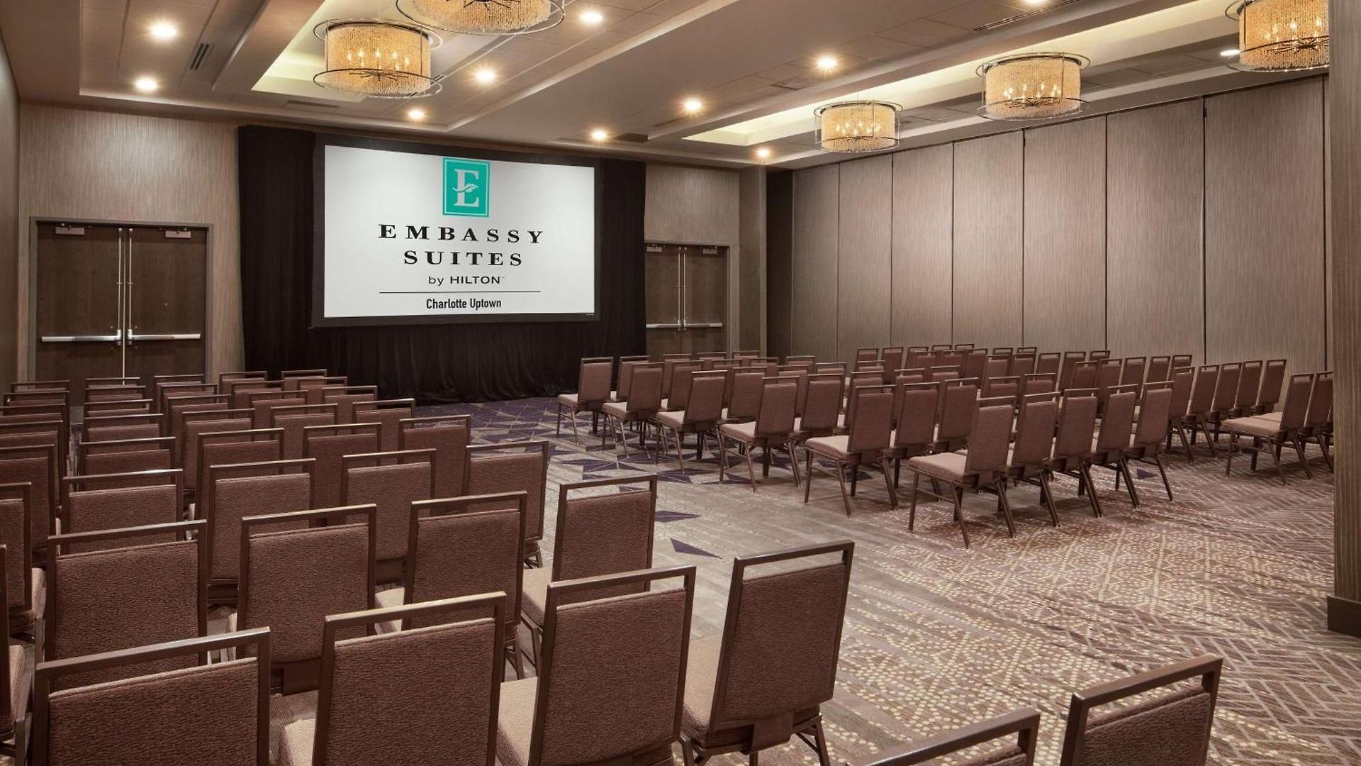Hotel Embassy By Hilton Uptown 4*