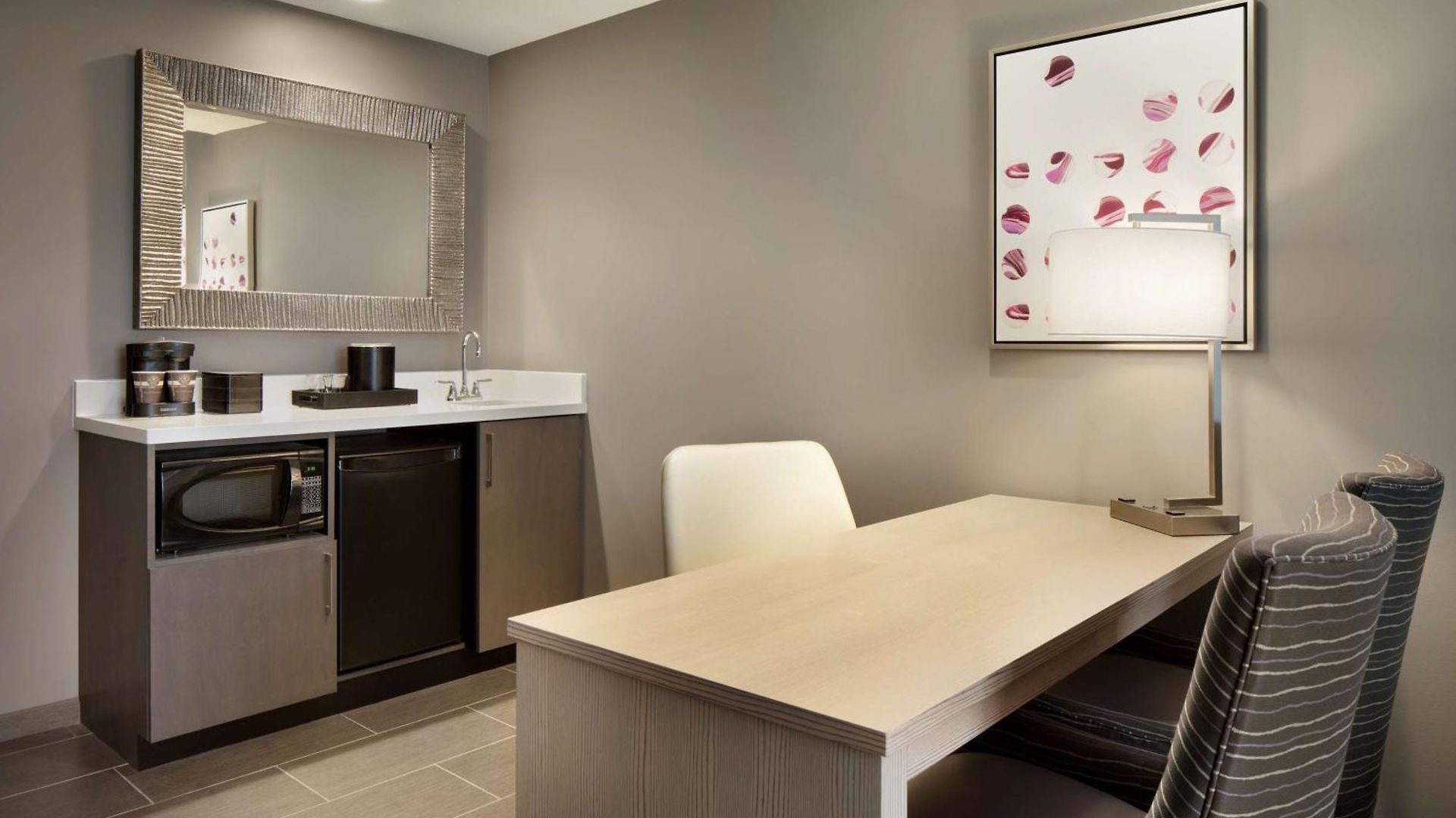 Embassy By Hilton Uptown Hotel 4*