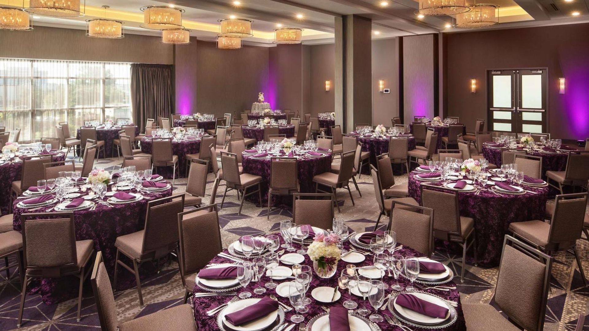 Hotel Embassy By Hilton Uptown 4*