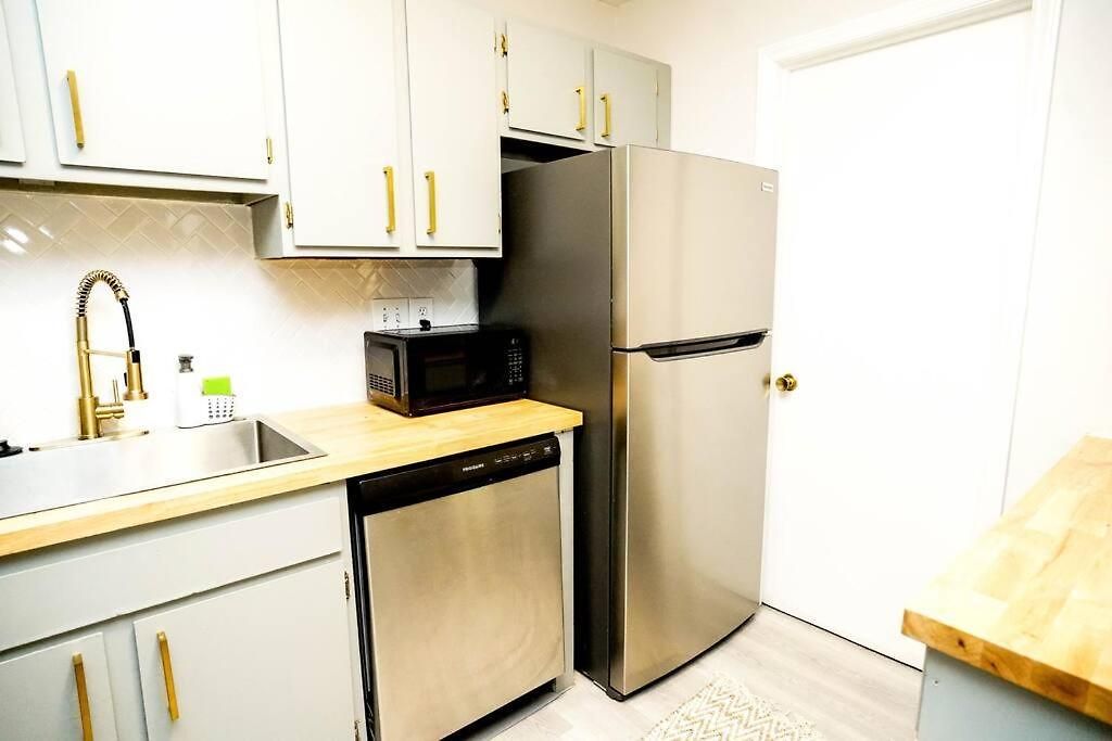 Holiday home 3 Bedroom Townhome Minutes To Uptown *
