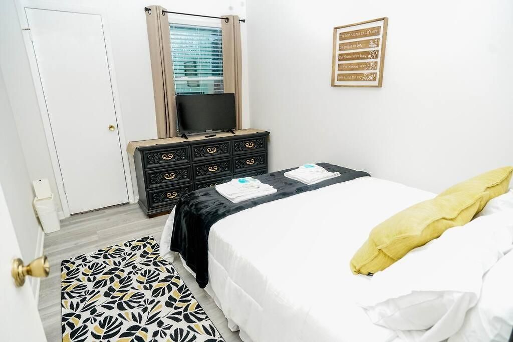 Holiday home 3 Bedroom Townhome Minutes To Uptown