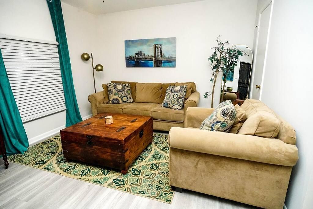 3 Bedroom Townhome Minutes To Uptown *