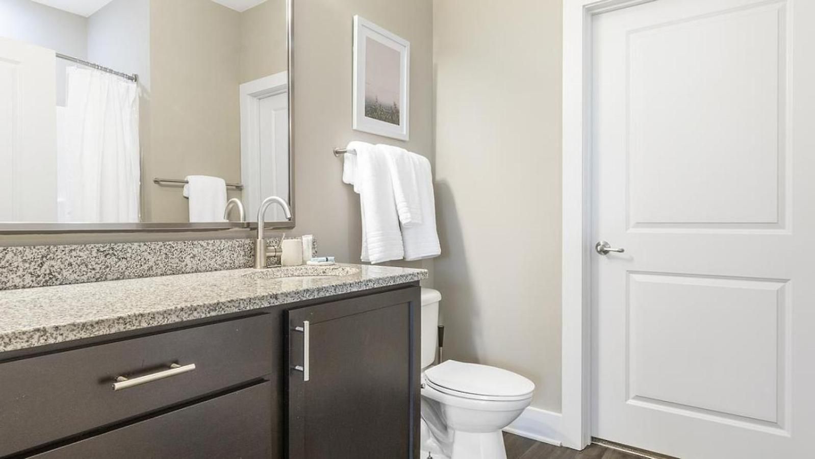 Landing Modern With Amazing Amenities Apartment *