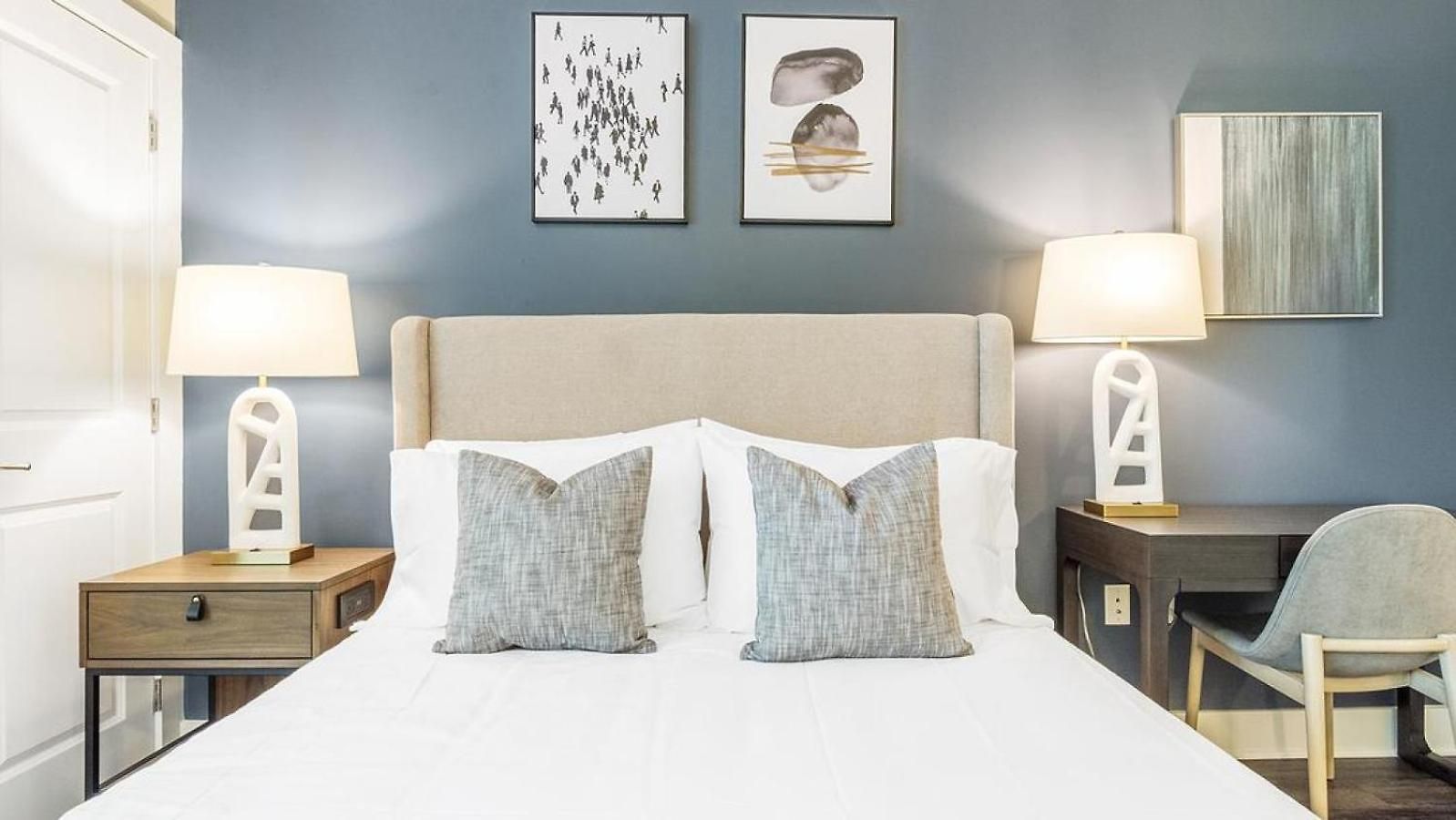 Landing Modern With Amazing Amenities Apartment Charlotte