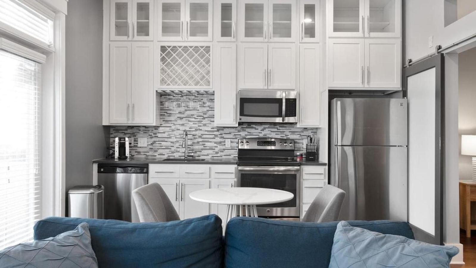 Landing Modern With Amazing Amenities Charlotte