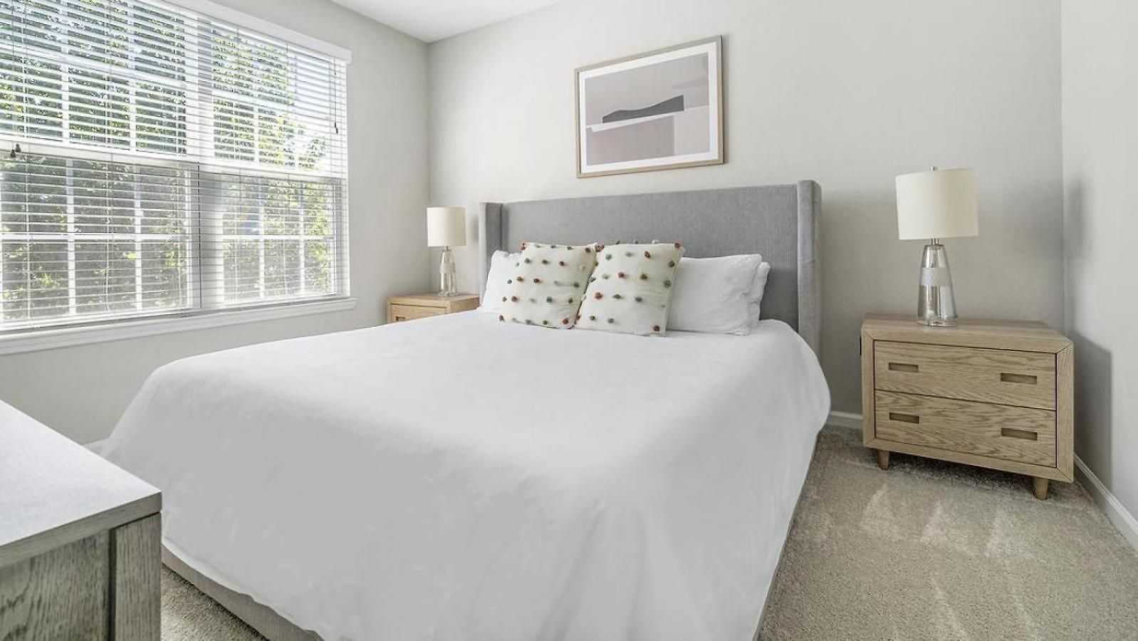 Apartment Landing Modern With Amazing Amenities
