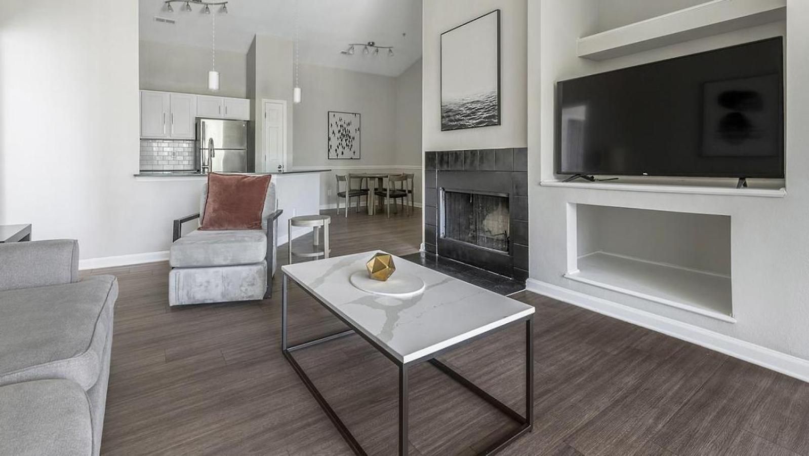 Landing Modern With Amazing Amenities Apartment Charlotte