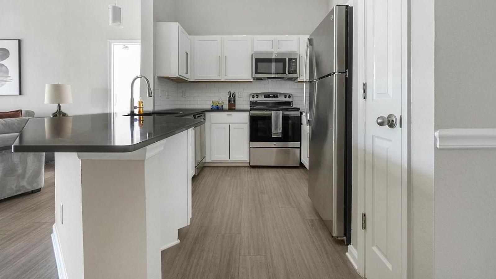 Landing Modern With Amazing Amenities