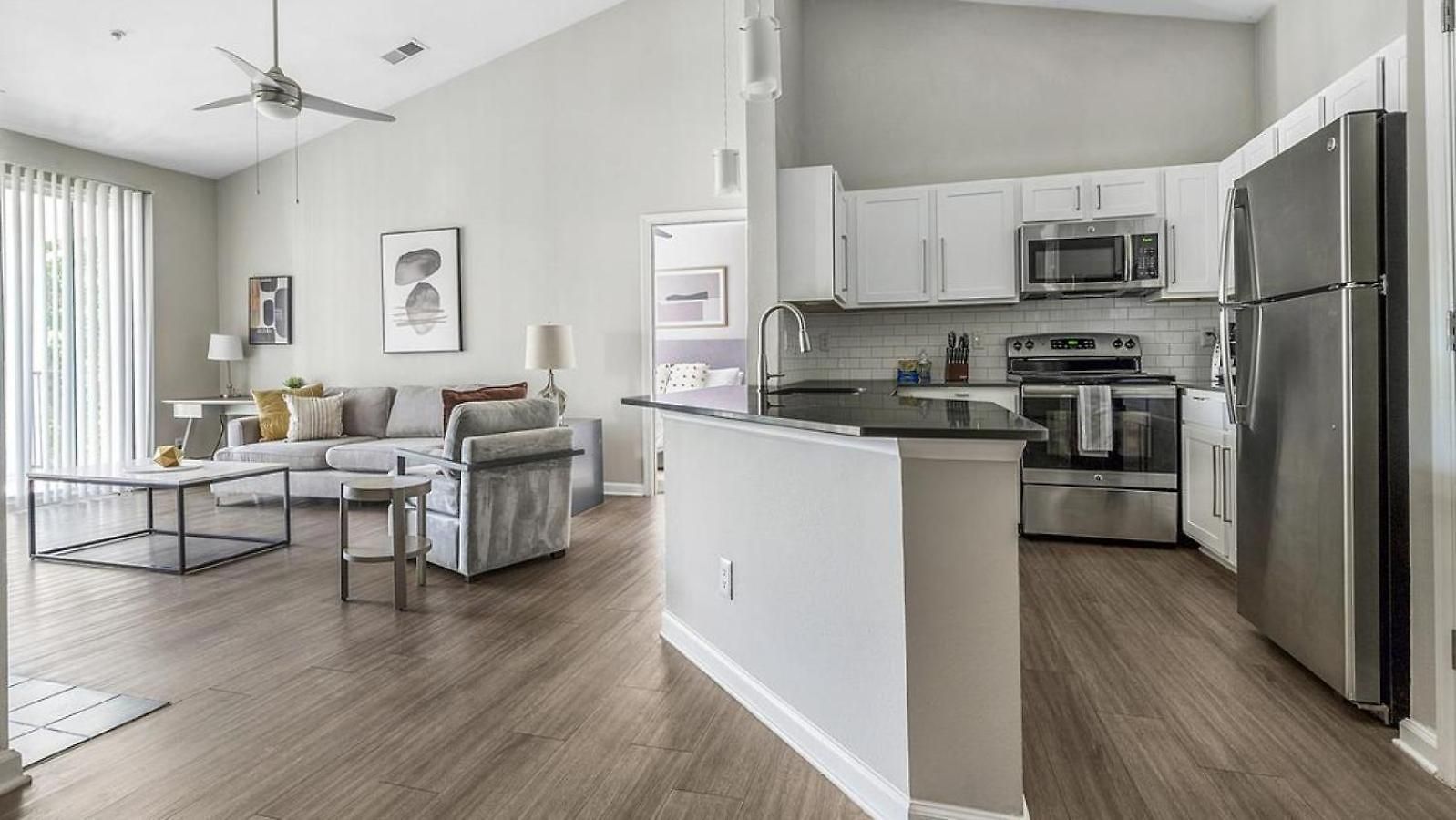 Apartment Landing Modern With Amazing Amenities Charlotte
