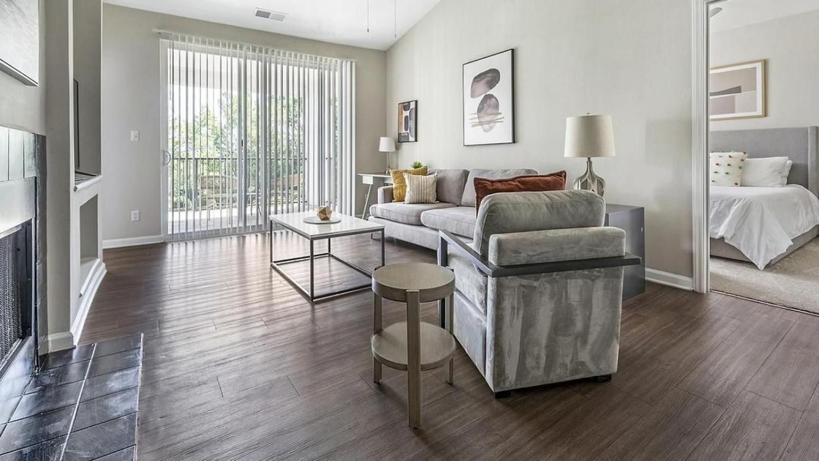 Landing Modern With Amazing Amenities Apartment Charlotte