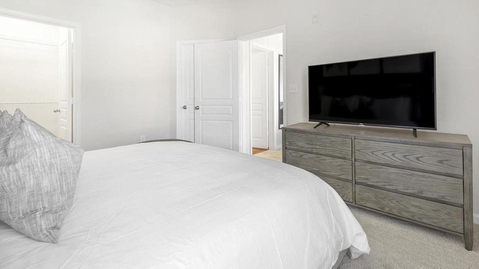 Landing Modern With Amazing Amenities Charlotte