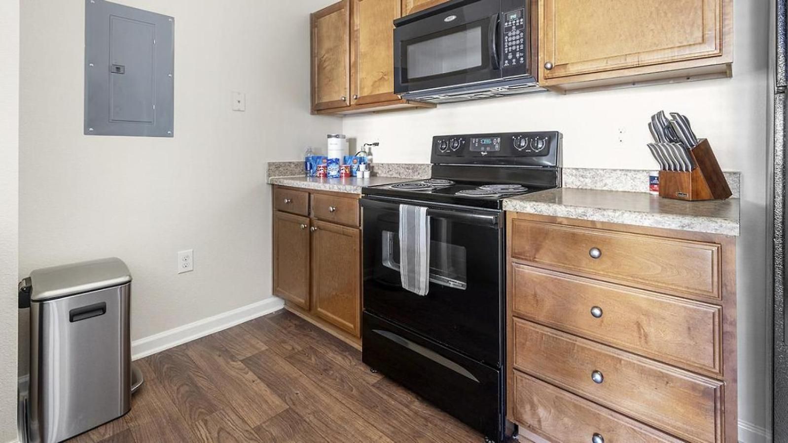 Landing Modern With Amazing Amenities Apartment *