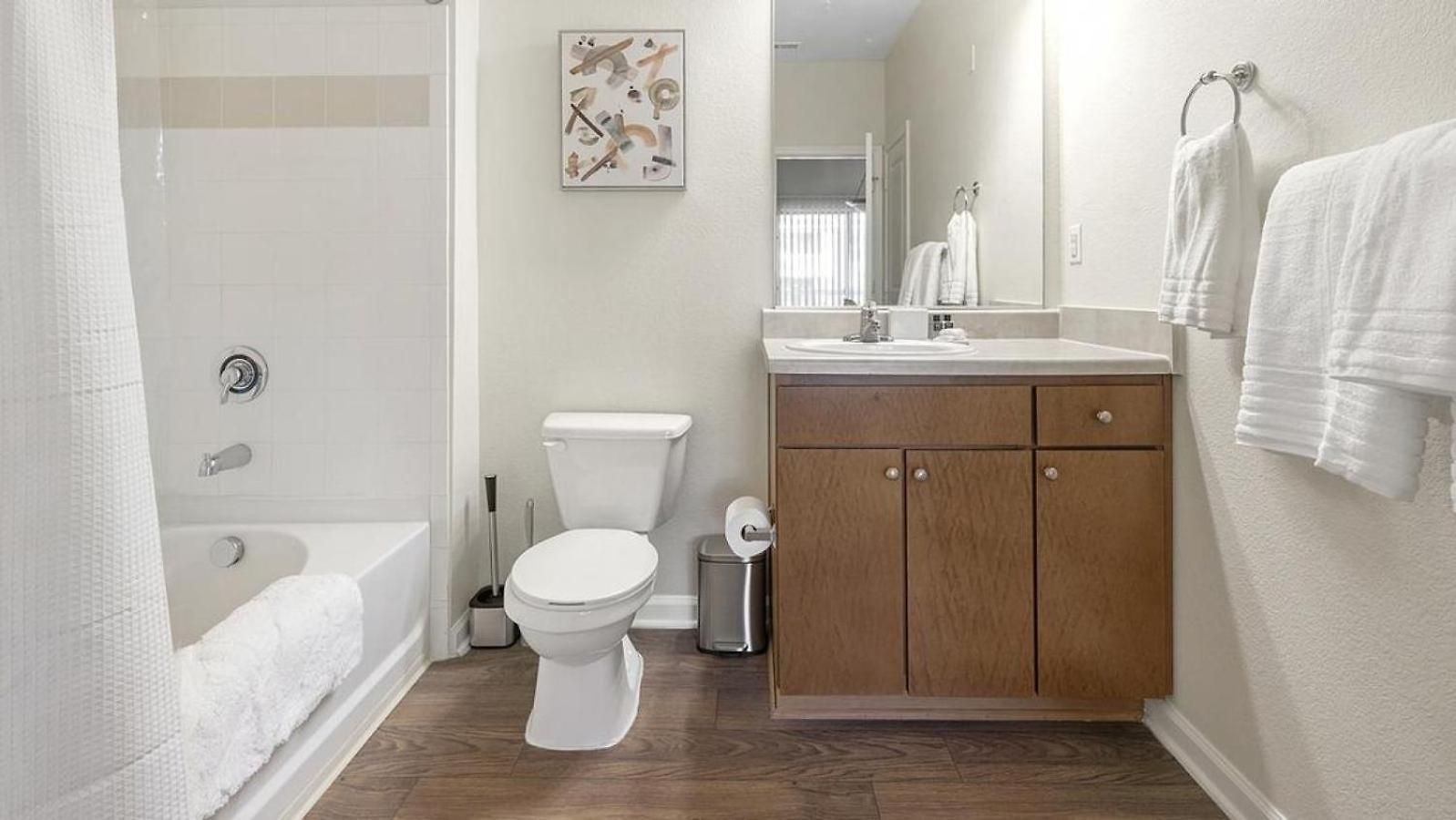 Landing Modern With Amazing Amenities Apartment