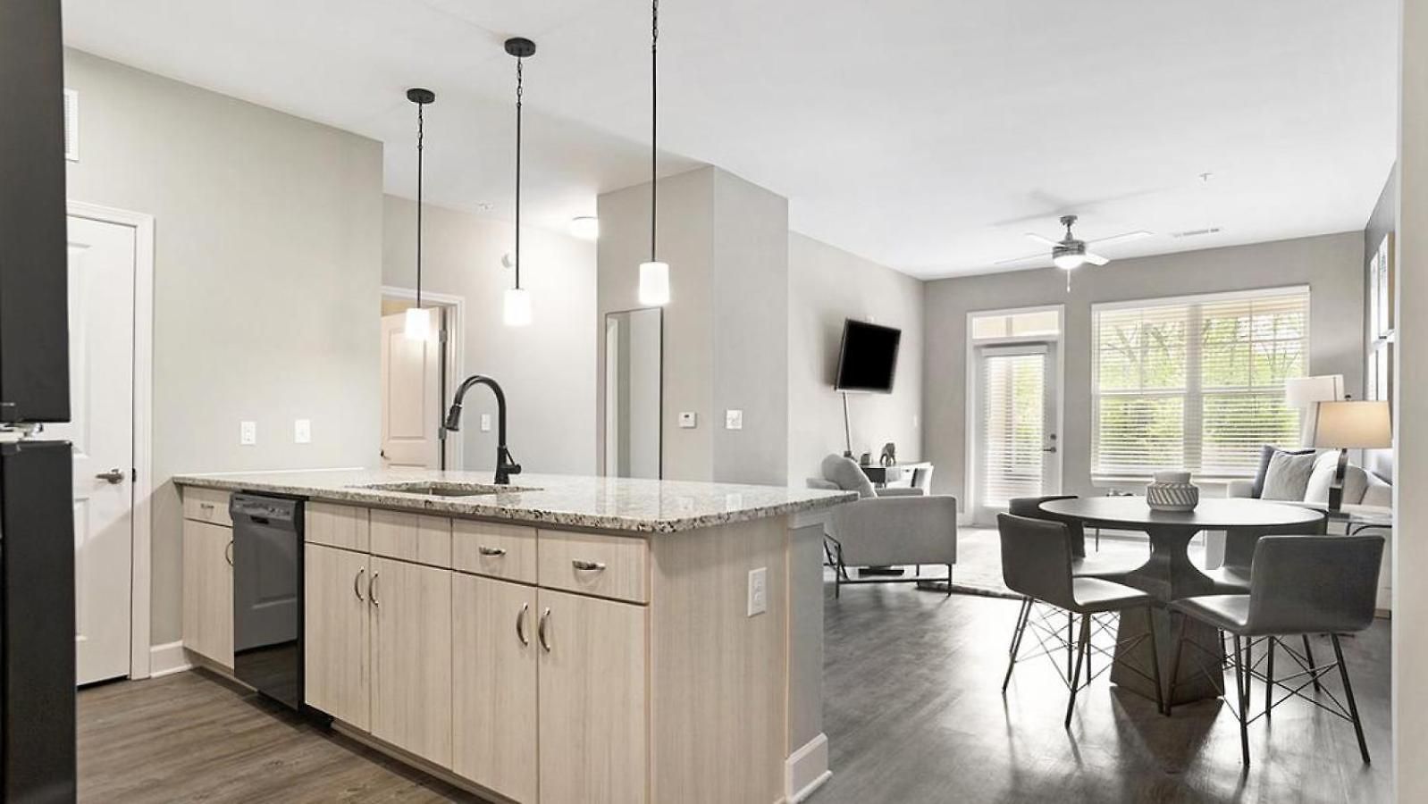 Landing - Modern With Amazing Amenities *
