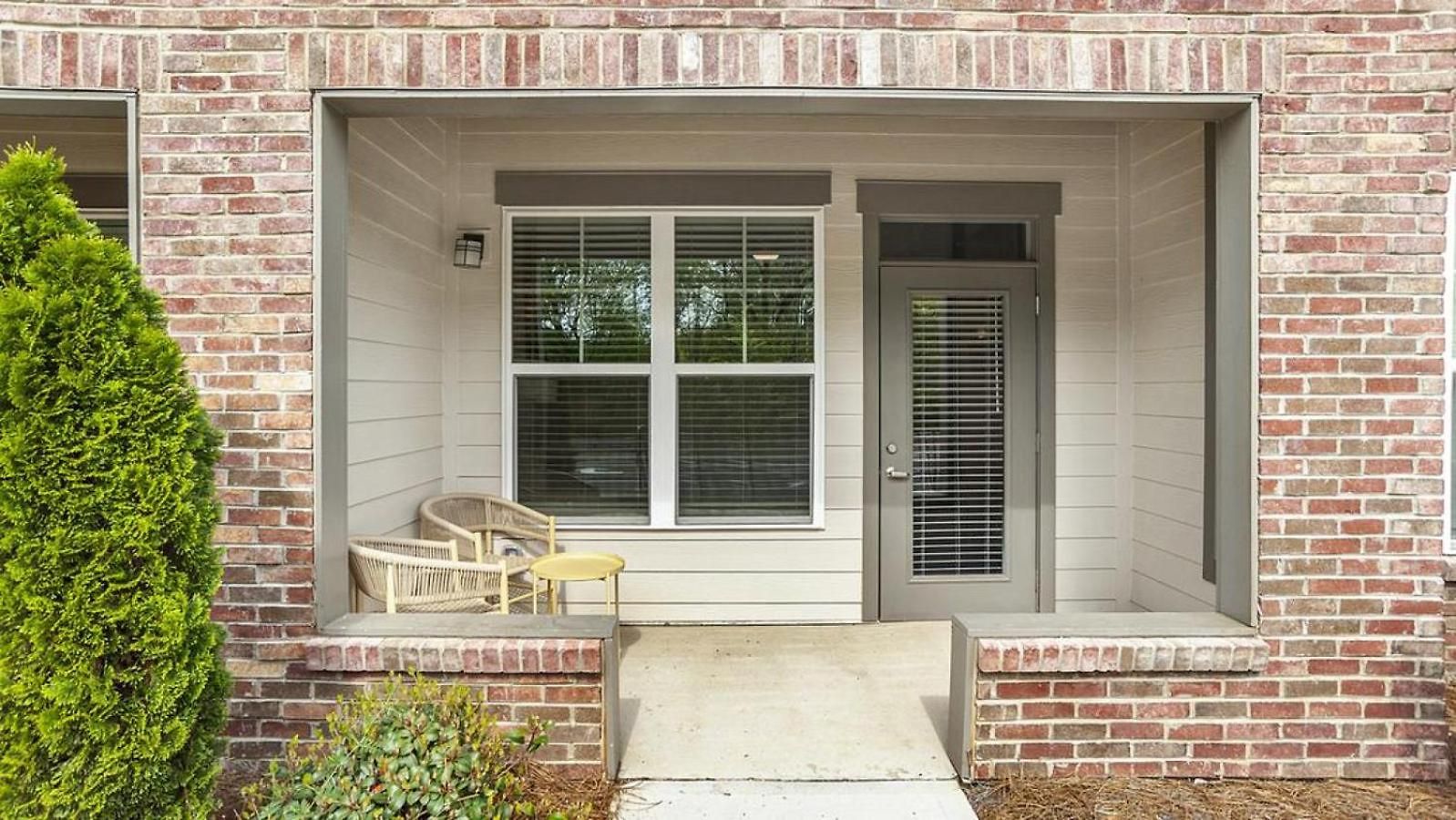 Landing - Modern With Amazing Amenities