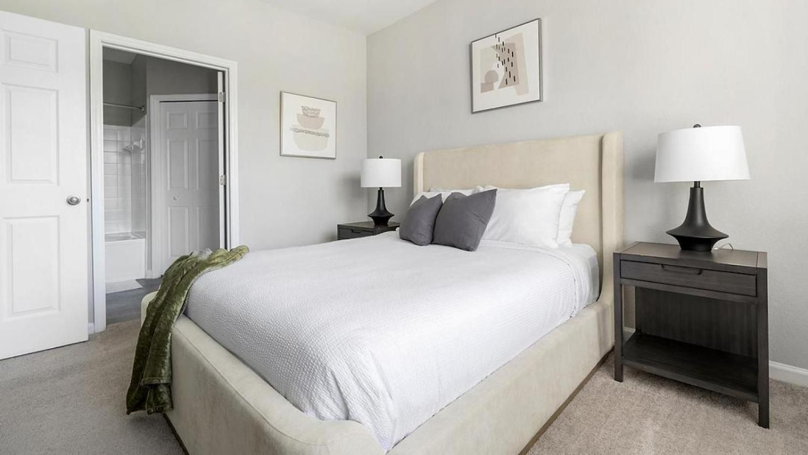 Landing - Modern With Amazing Amenities