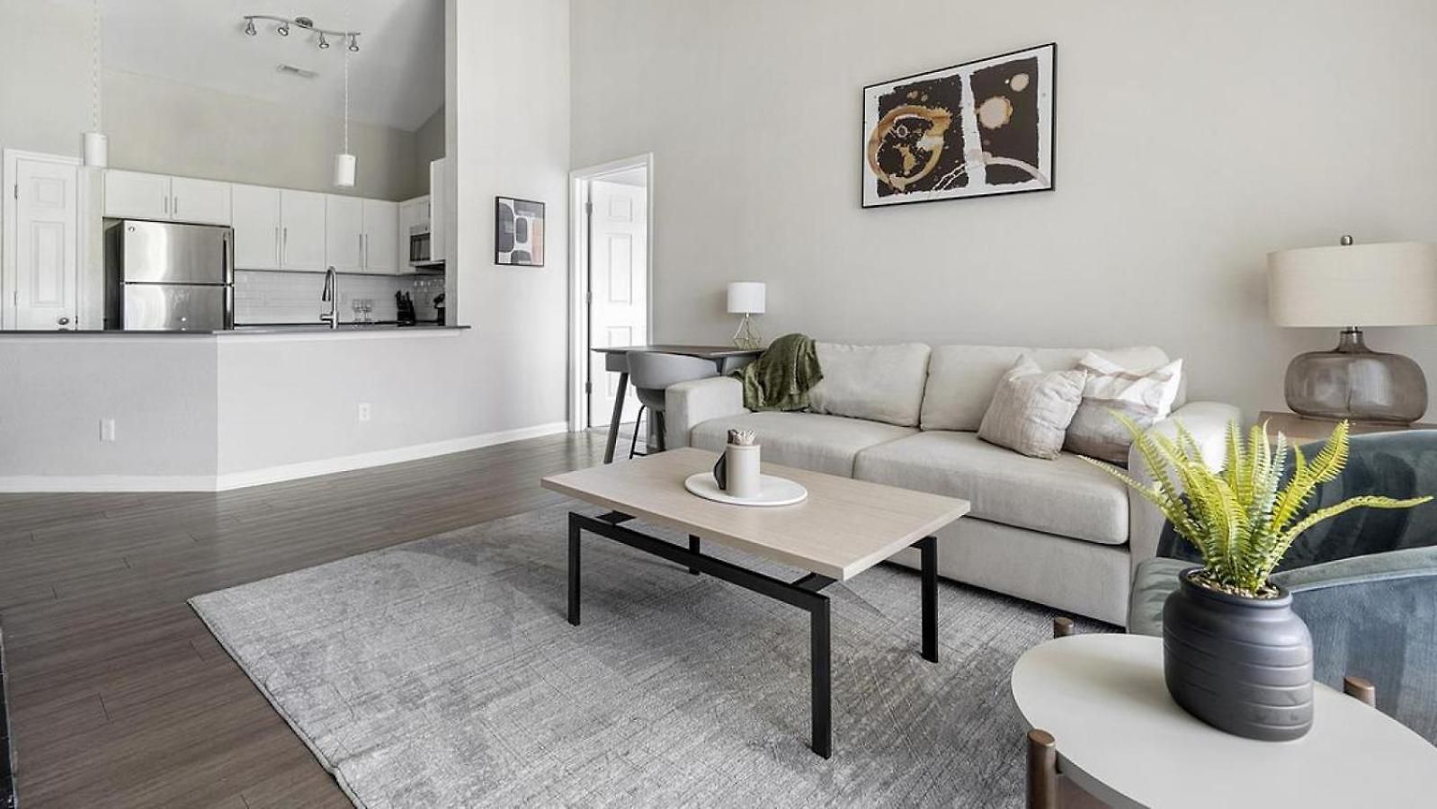 Apartment Landing - Modern With Amazing Amenities *