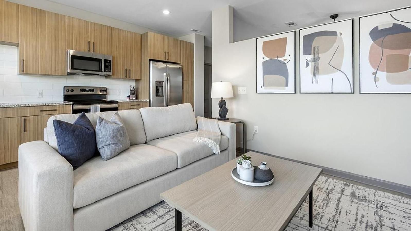 Landing - Modern With Amazing Amenities *