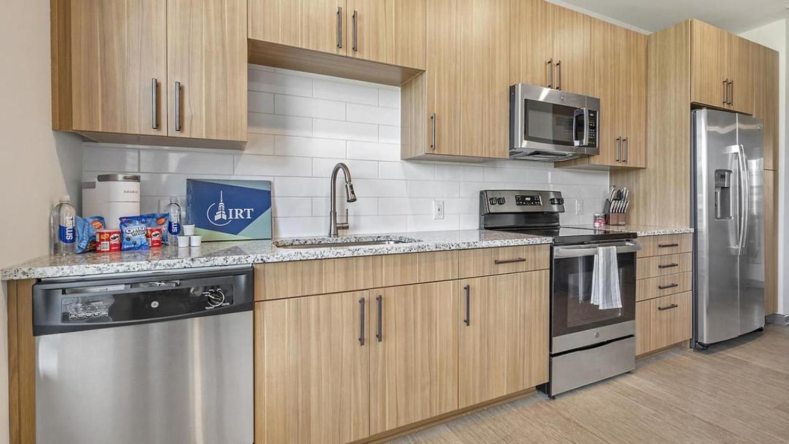 Landing - Modern With Amazing Amenities