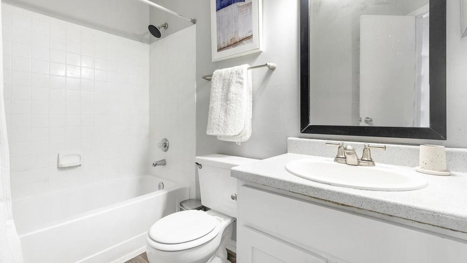 Landing - Modern With Amazing Amenities *