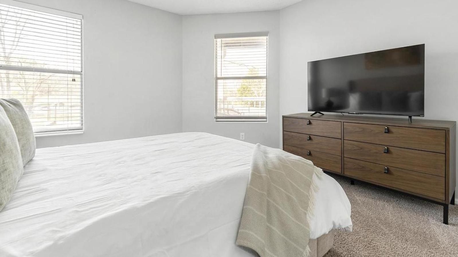 Landing - Modern With Amazing Amenities Charlotte