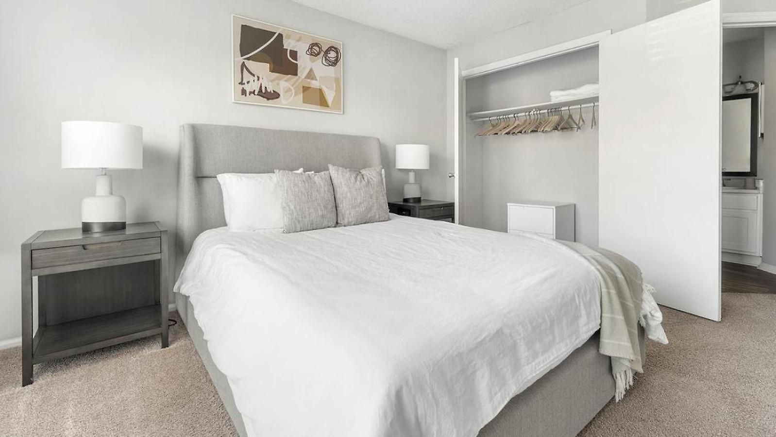 Apartment Landing - Modern With Amazing Amenities