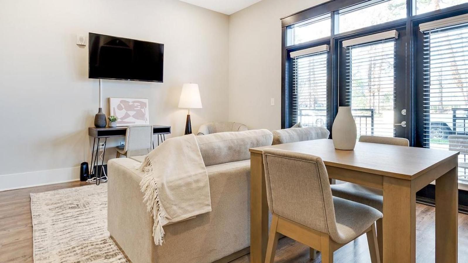 Apartment Landing Modern With Amazing Amenities Charlotte