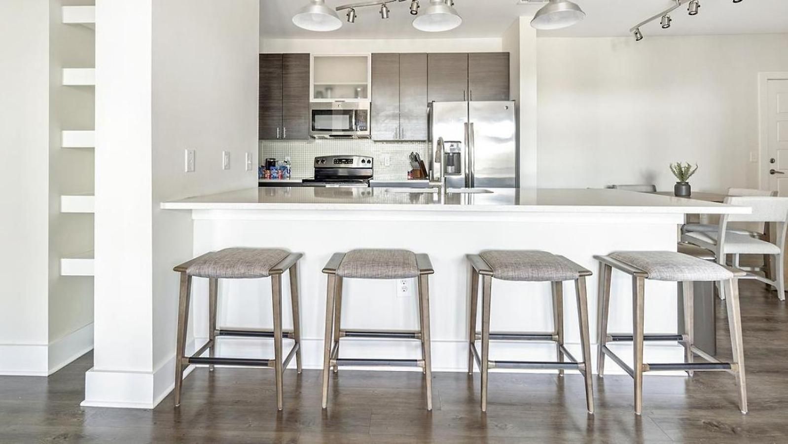 Landing Modern With Amazing Amenities *