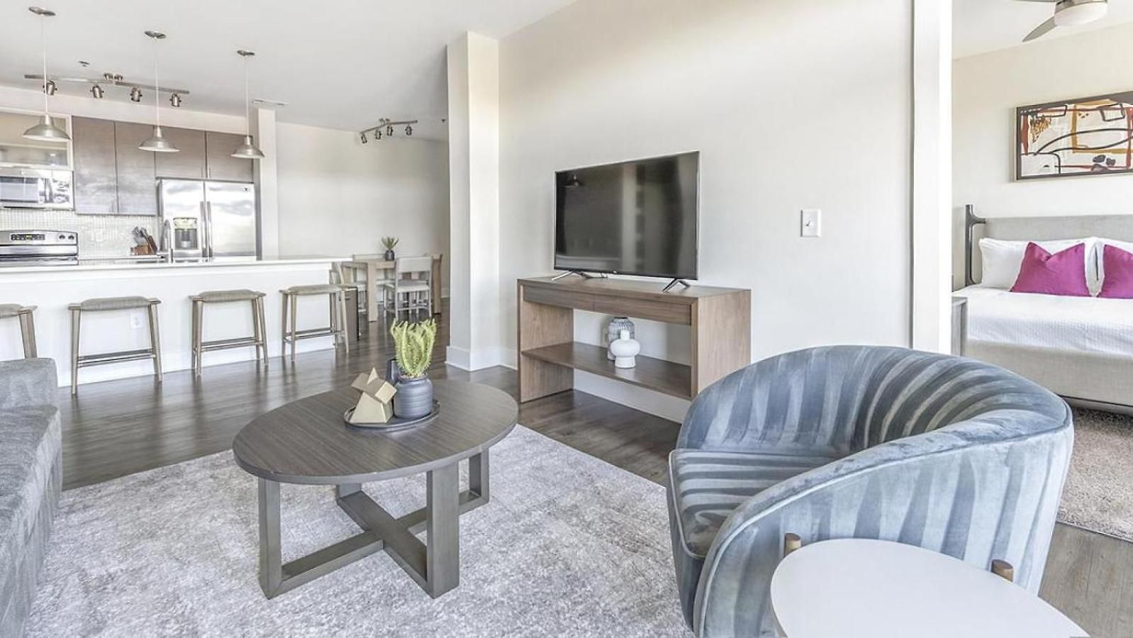 Apartment Landing Modern With Amazing Amenities