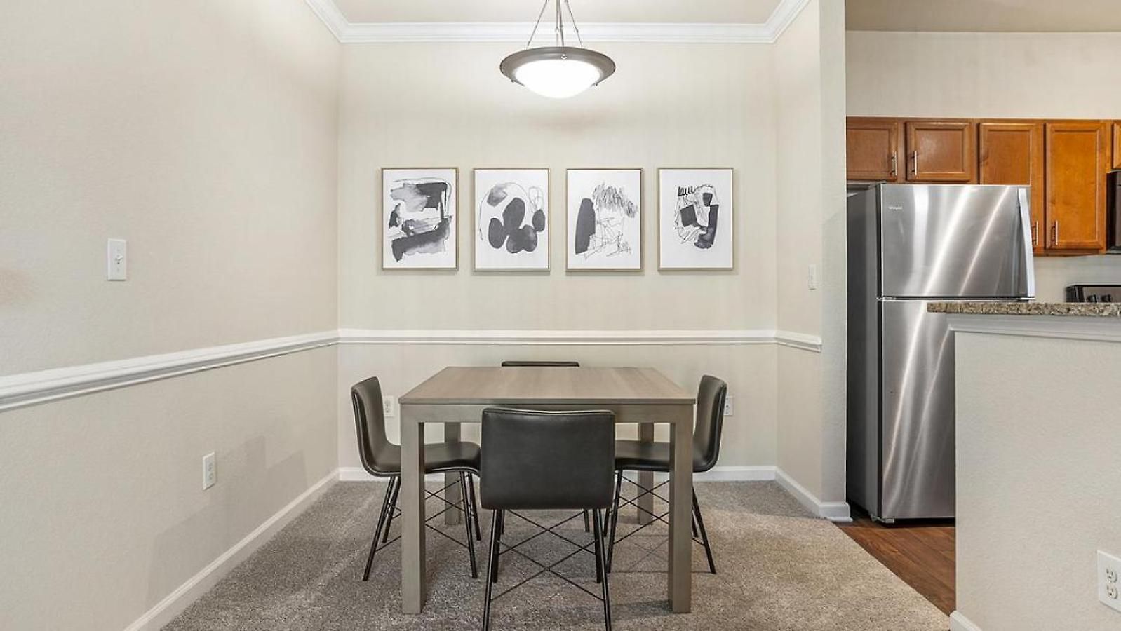 Apartment Landing Modern With Amazing Amenities *