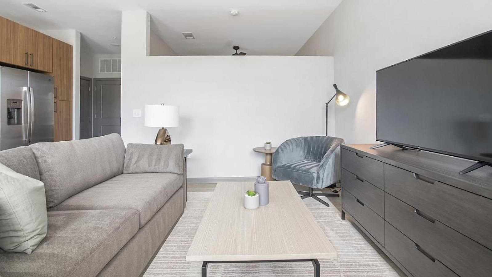 Landing Modern With Amazing Amenities *