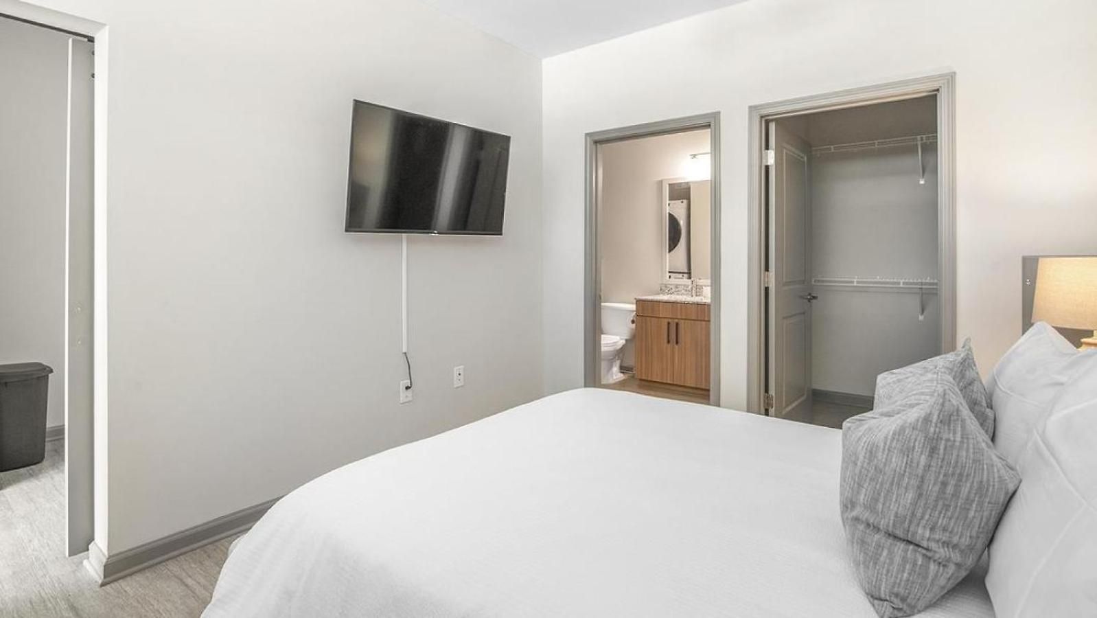 Apartment Landing Modern With Amazing Amenities Charlotte
