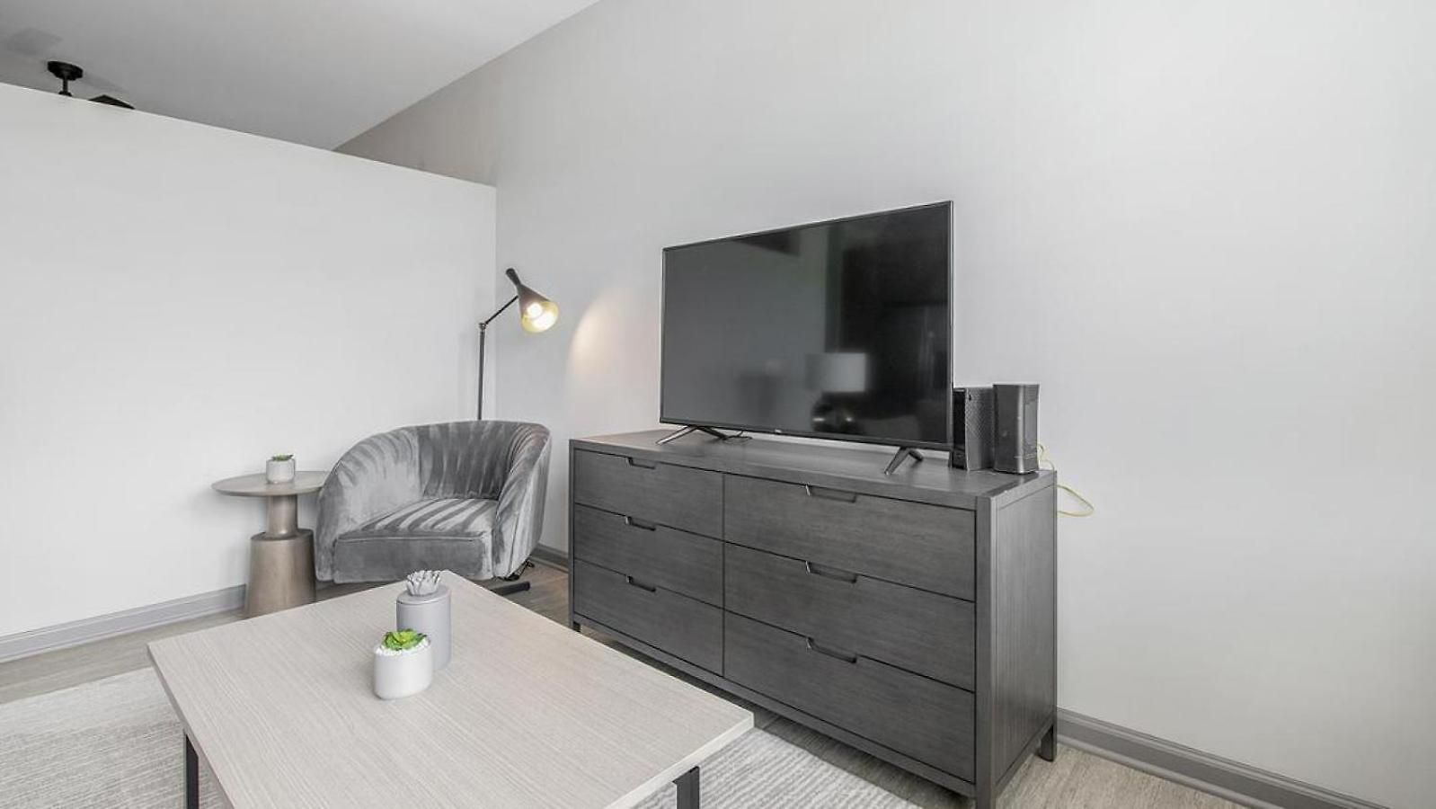 Landing Modern With Amazing Amenities * Charlotte