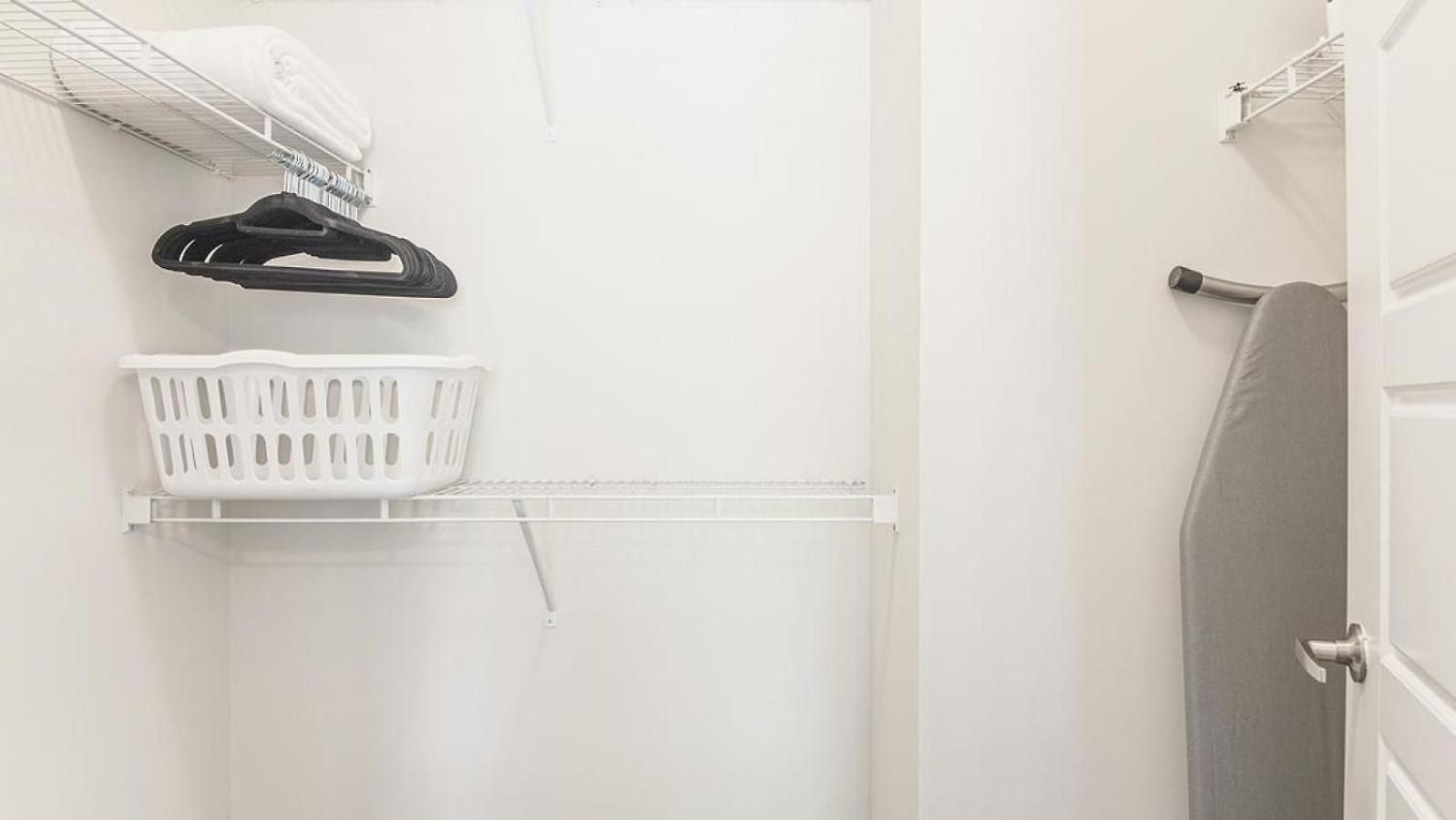 Apartment Landing Modern With Amazing Amenities *