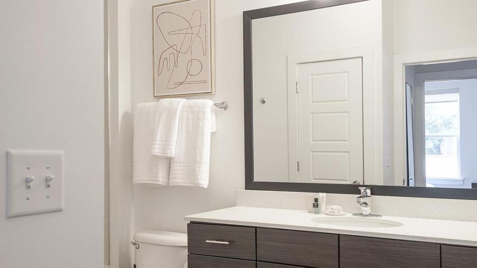 Landing Modern With Amazing Amenities * Charlotte