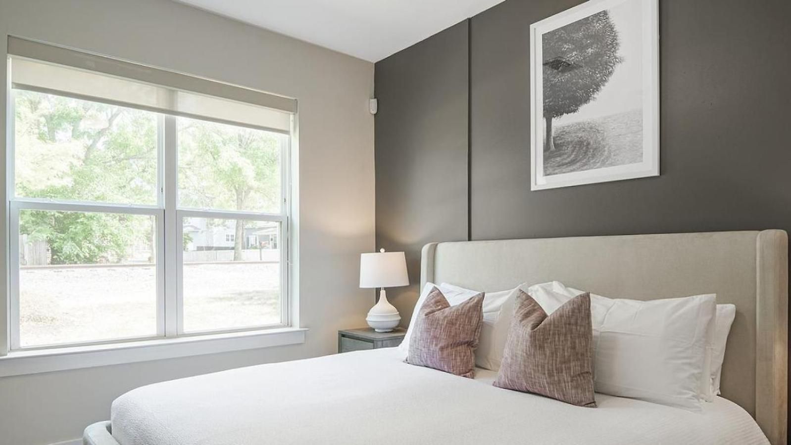 Landing Modern With Amazing Amenities Apartment