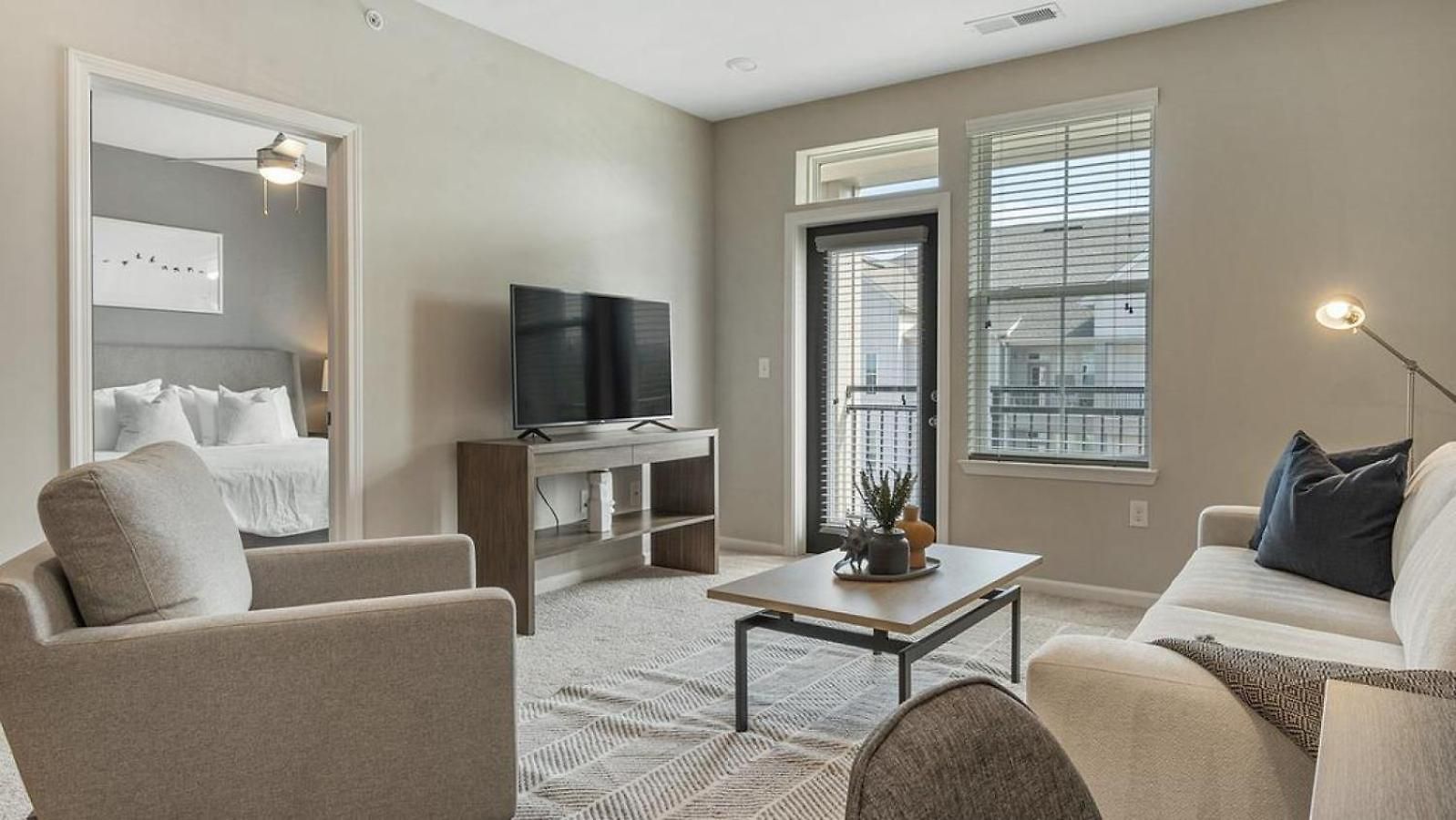 Apartment Landing Modern With Amazing Amenities