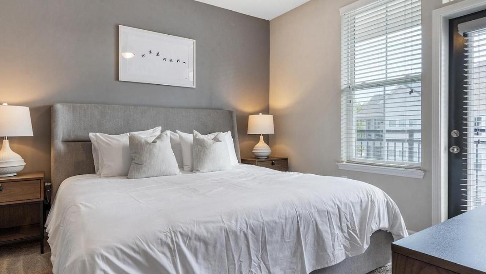 Landing Modern With Amazing Amenities Apartment *