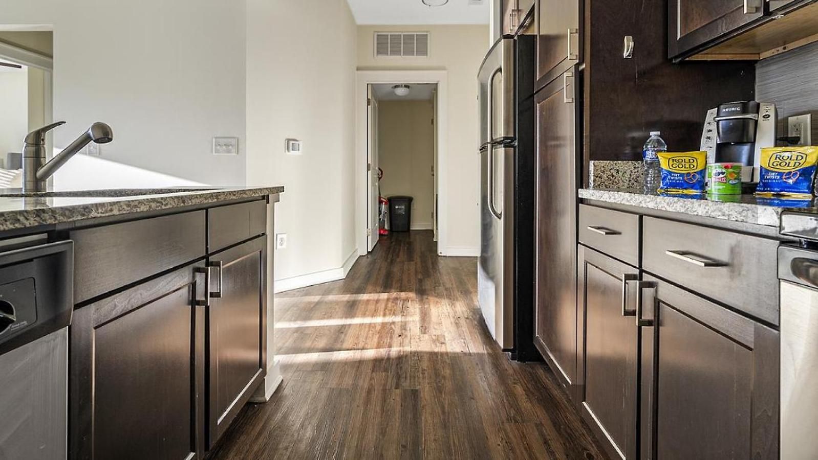 Landing Modern With Amazing Amenities Apartment *