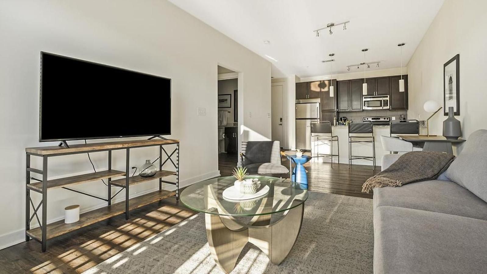 Landing Modern With Amazing Amenities * Charlotte