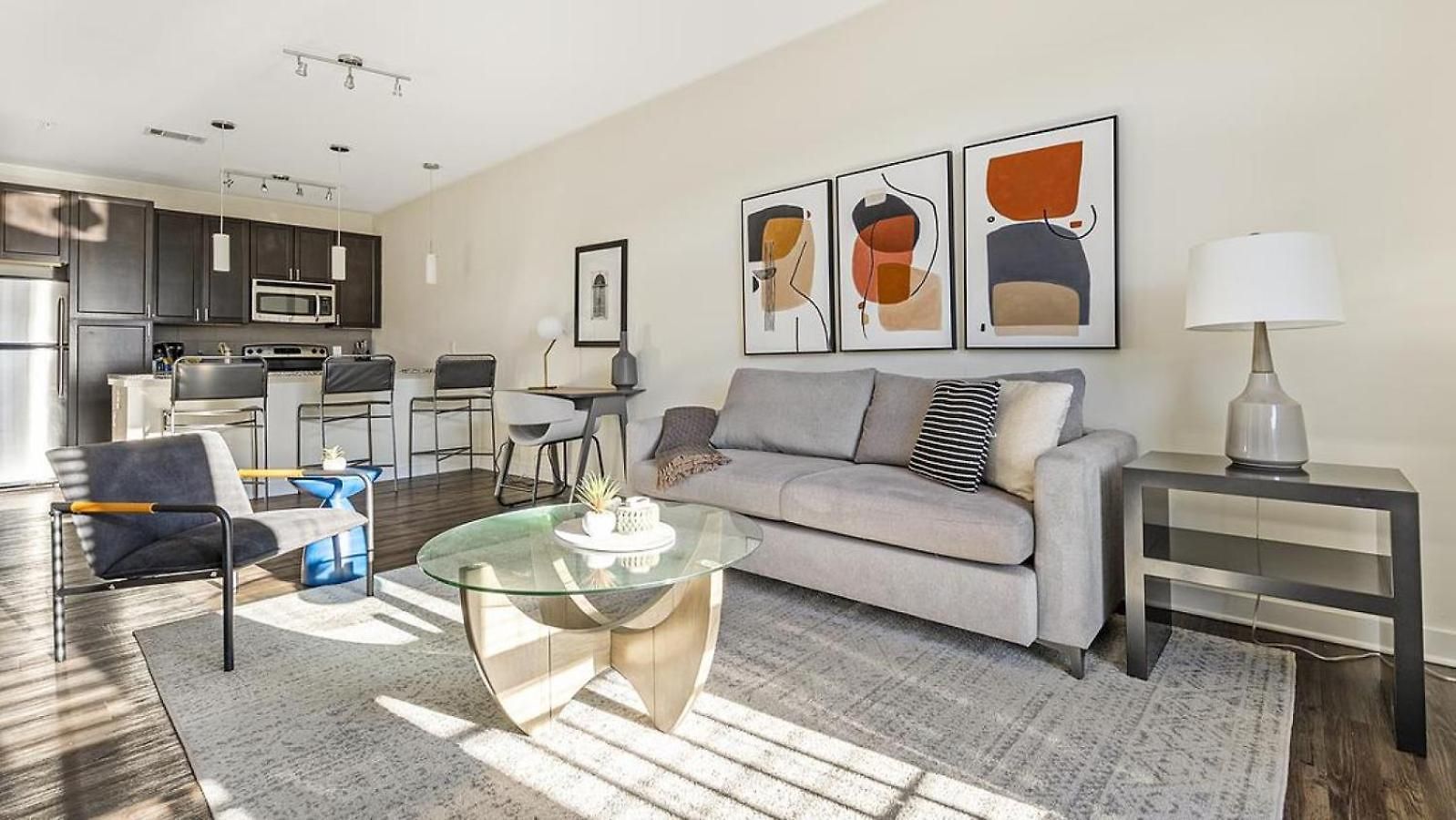 Landing Modern With Amazing Amenities Apartment