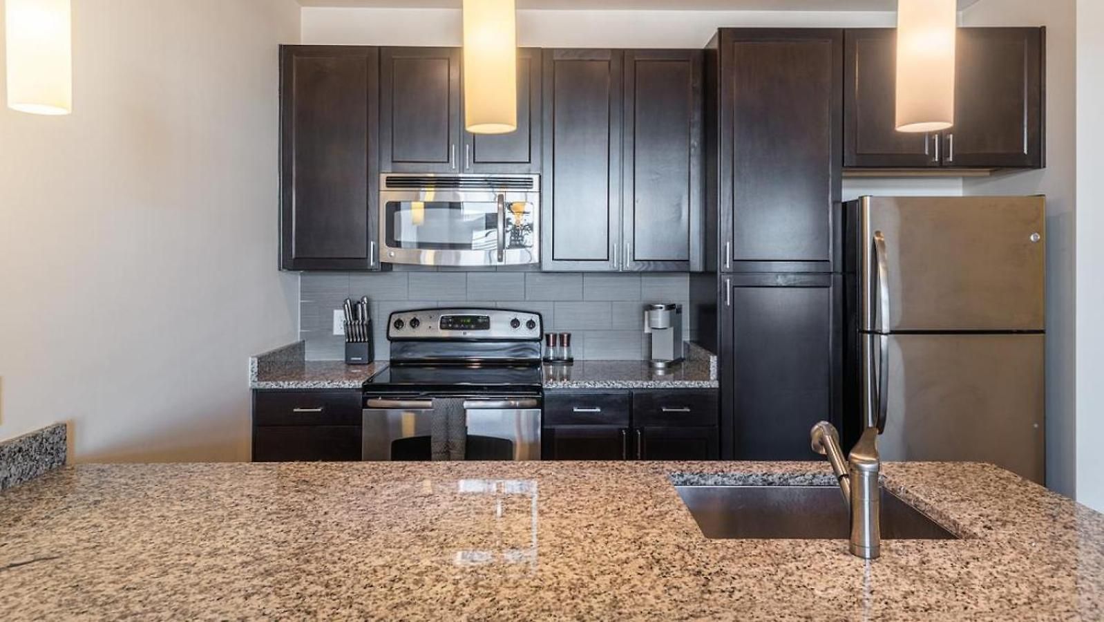 Landing Modern With Amazing Amenities Apartment *