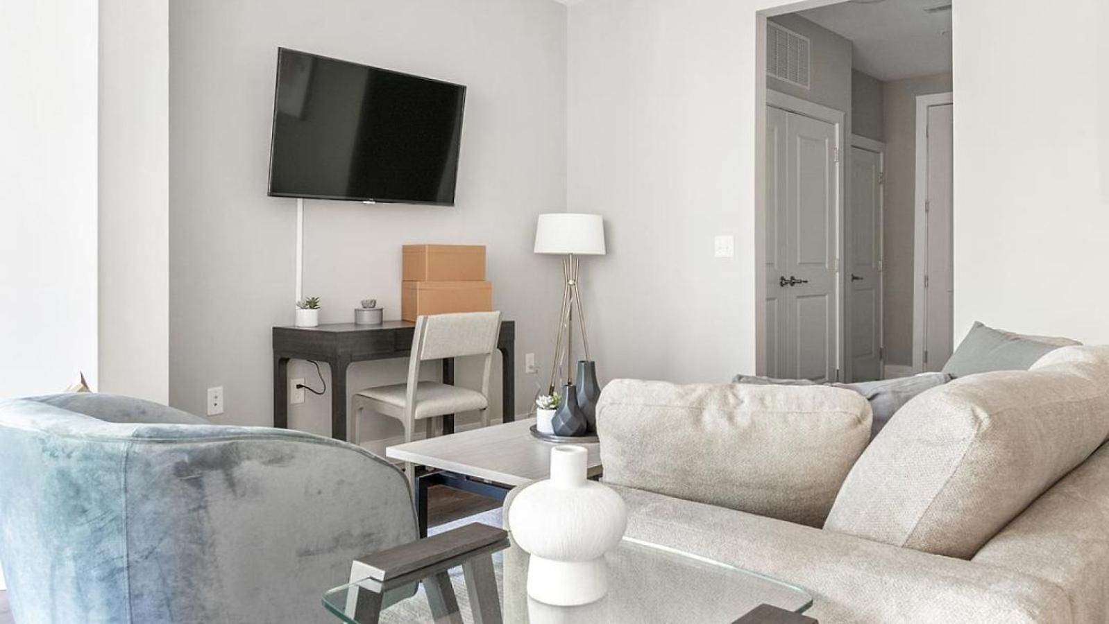Landing Modern With Amazing Amenities *