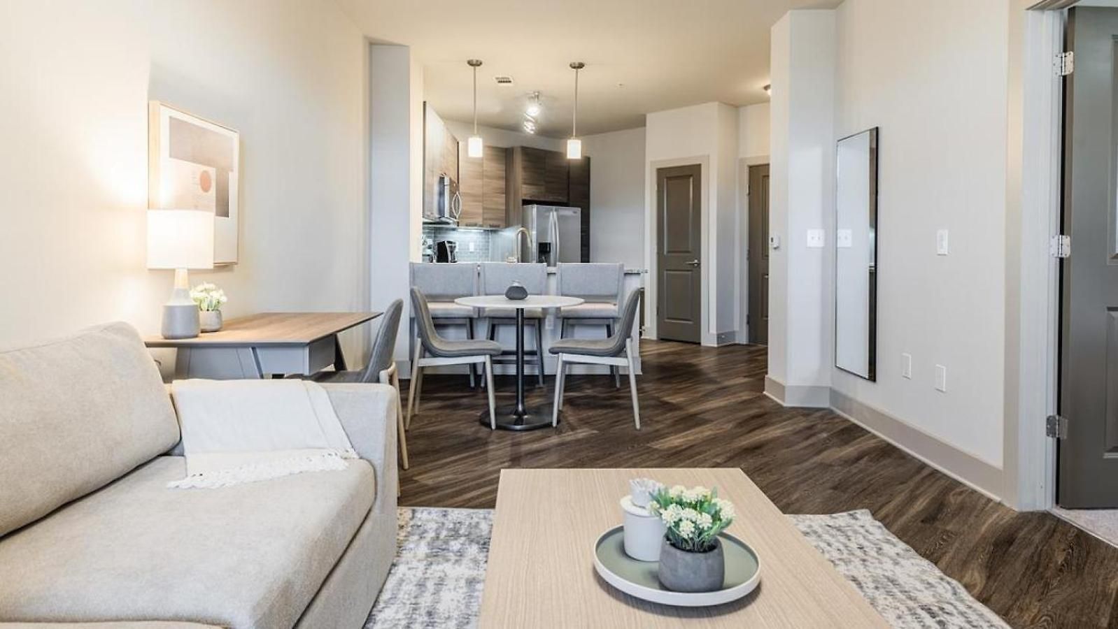 Landing Modern With Amazing Amenities Apartment