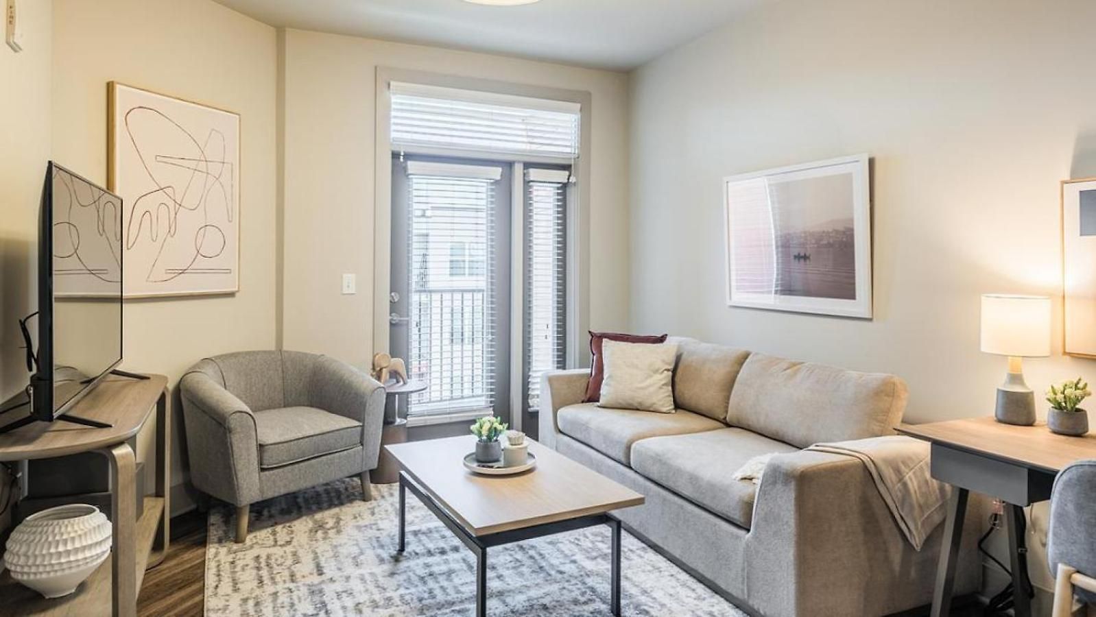 Landing Modern With Amazing Amenities Apartment Charlotte