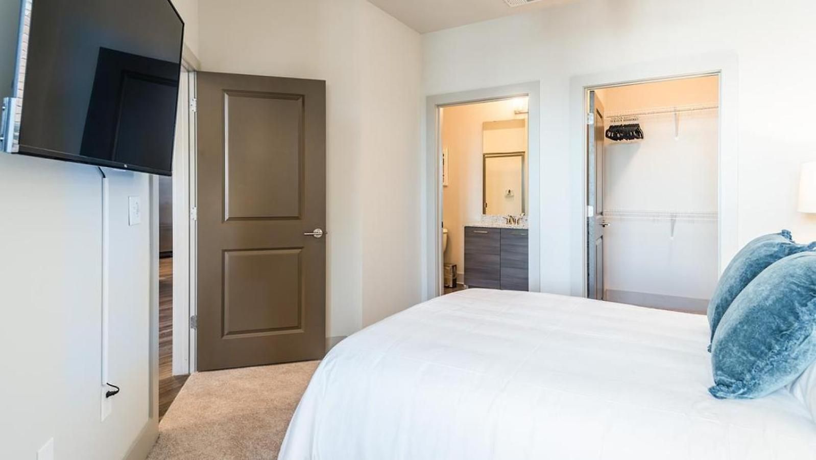 Landing Modern With Amazing Amenities