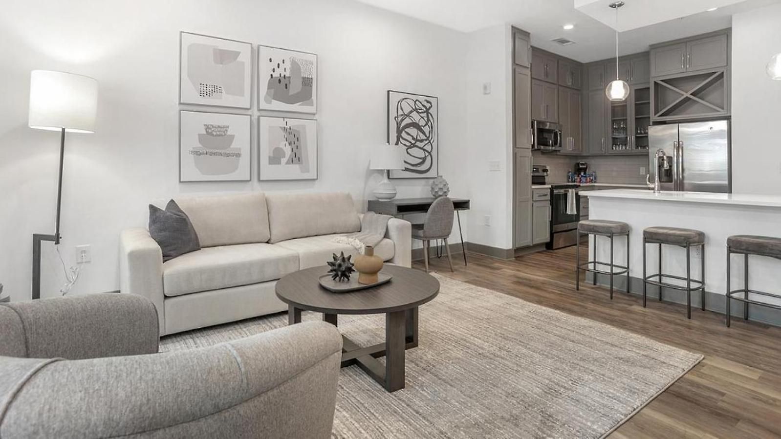 Apartment Landing Modern With Amazing Amenities