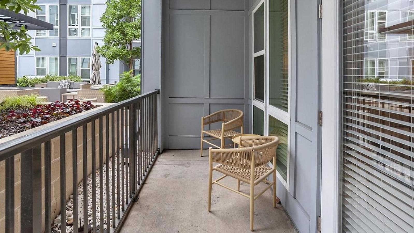 Landing Modern With Amazing Amenities
