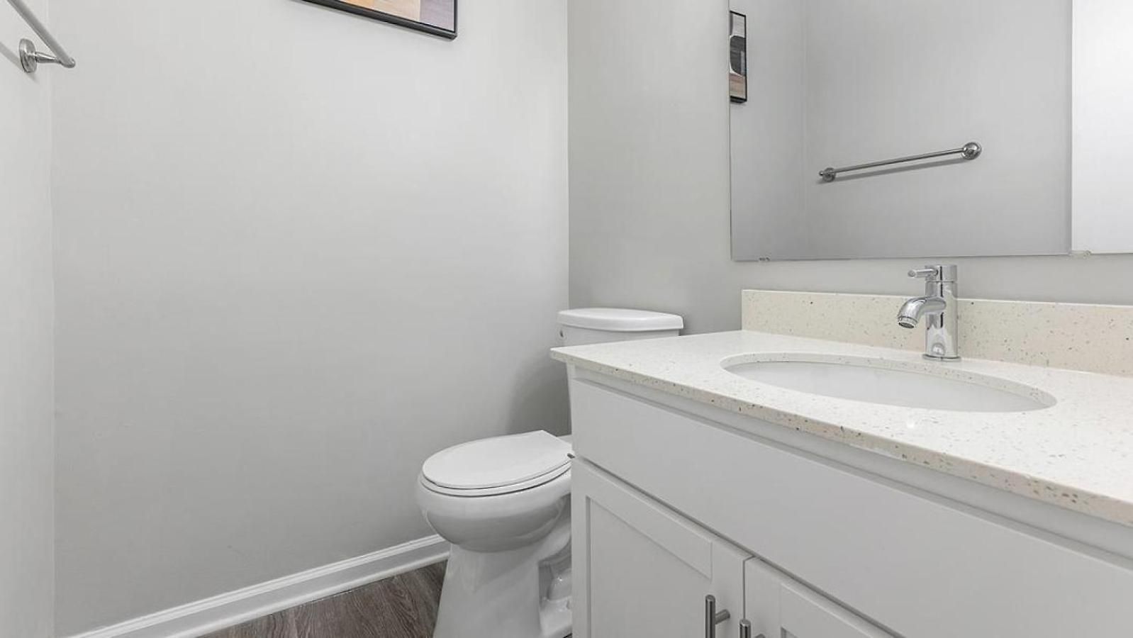 Landing Modern With Amazing Amenities Apartment