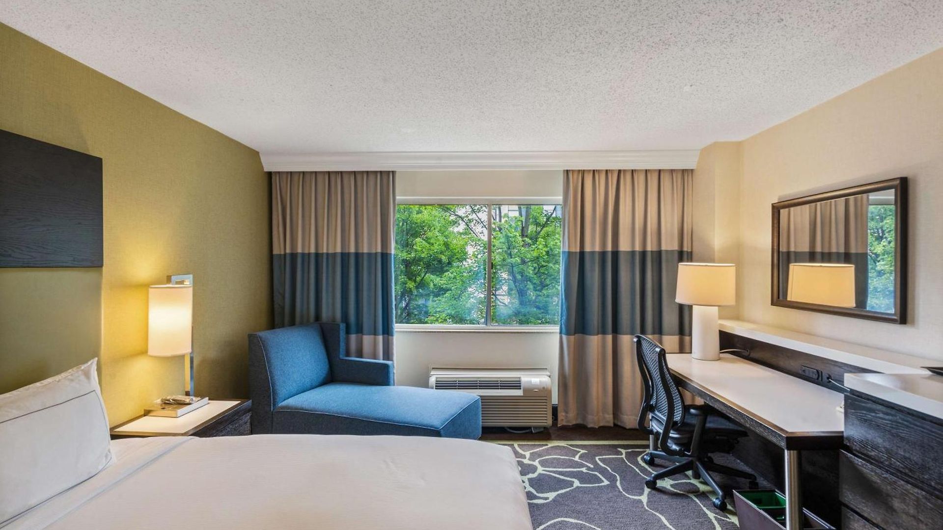 Hotel Doubletree By Hilton Uptown